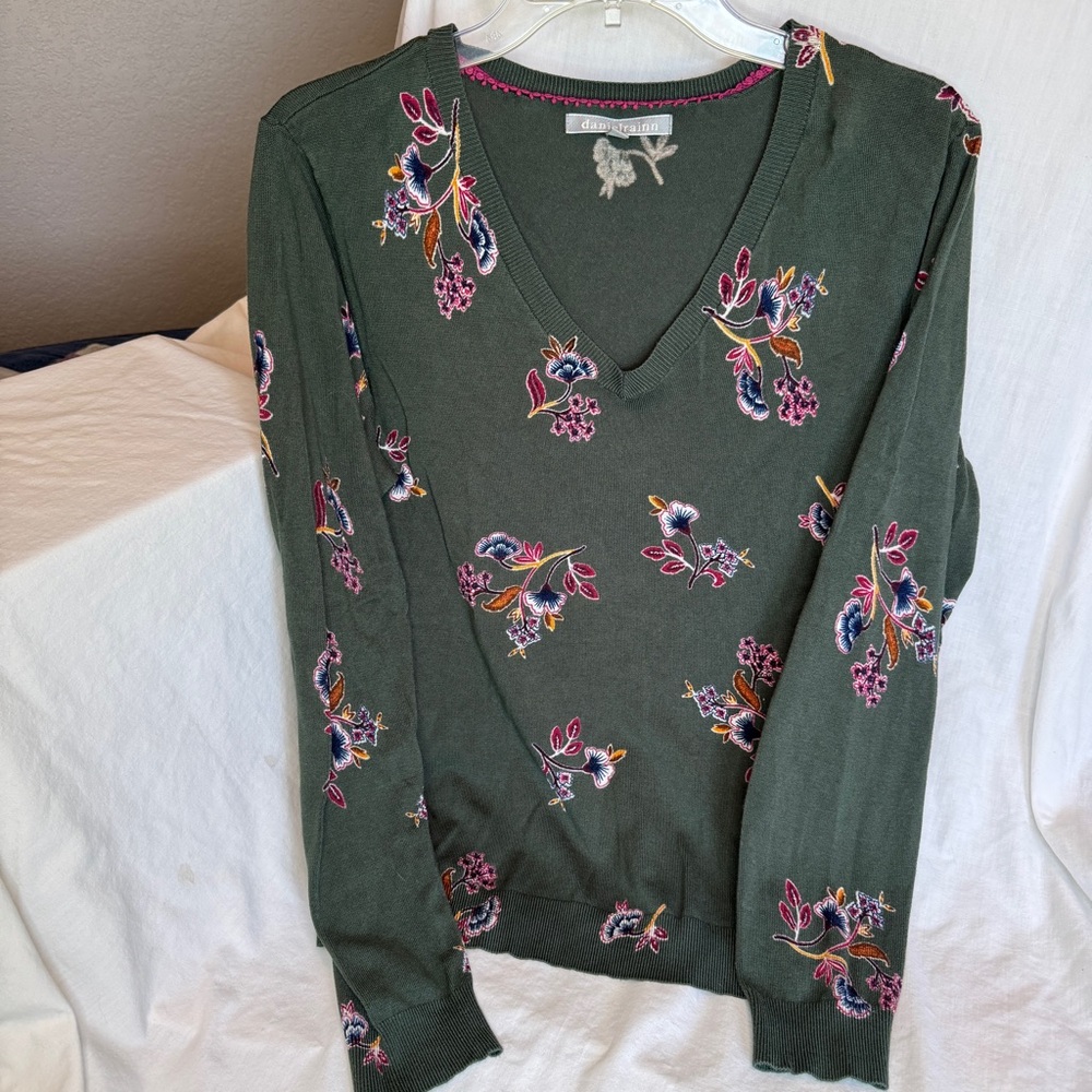 Daniel Rainn Floral V-Neck Sweater - Dark Green